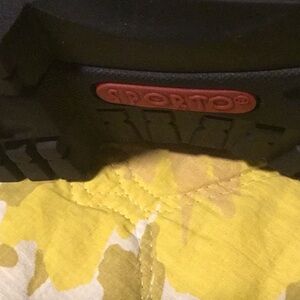 Sporto fur lined boots,sz8.Great condition ,no worn spots.